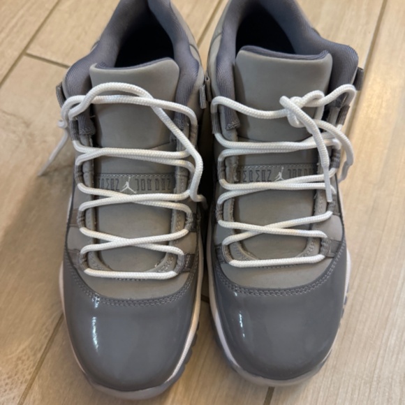 Air Jordan 11 Retro Low Cool Grey SZE 7Y - Picture 7 of 8